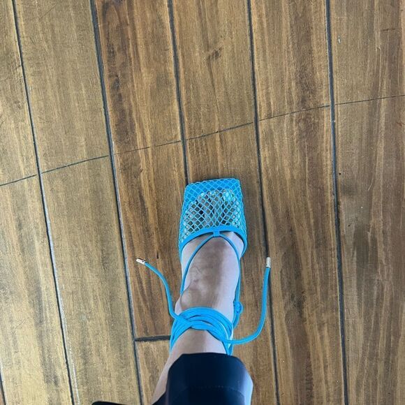 Fishnet Heel - Picture 4 of 9